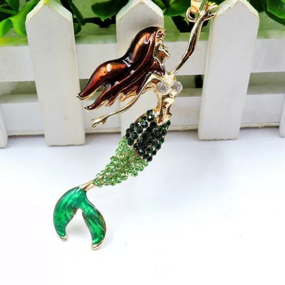 Betsey Johnson Mermaid Pendant Sweater Necklace - Picture 9 of 9